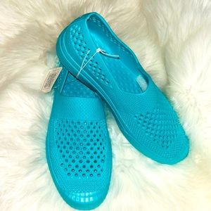 Layer 8 Ladies Slip on Shoe Lightweight Waterproof Flexible Walking Sneaker XL11